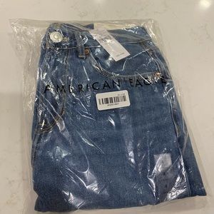 NEW IN PACKAGE American Eagle skater jeans size 4 SHORT